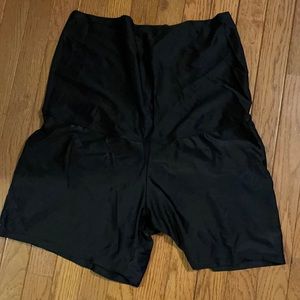Maternity swim shorts